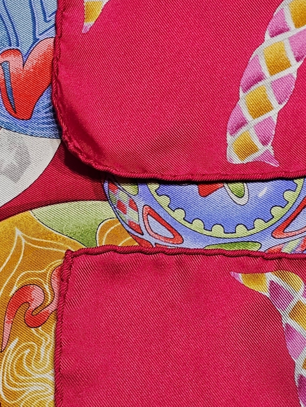 GUCCI SCARF - Picture 8 of 16